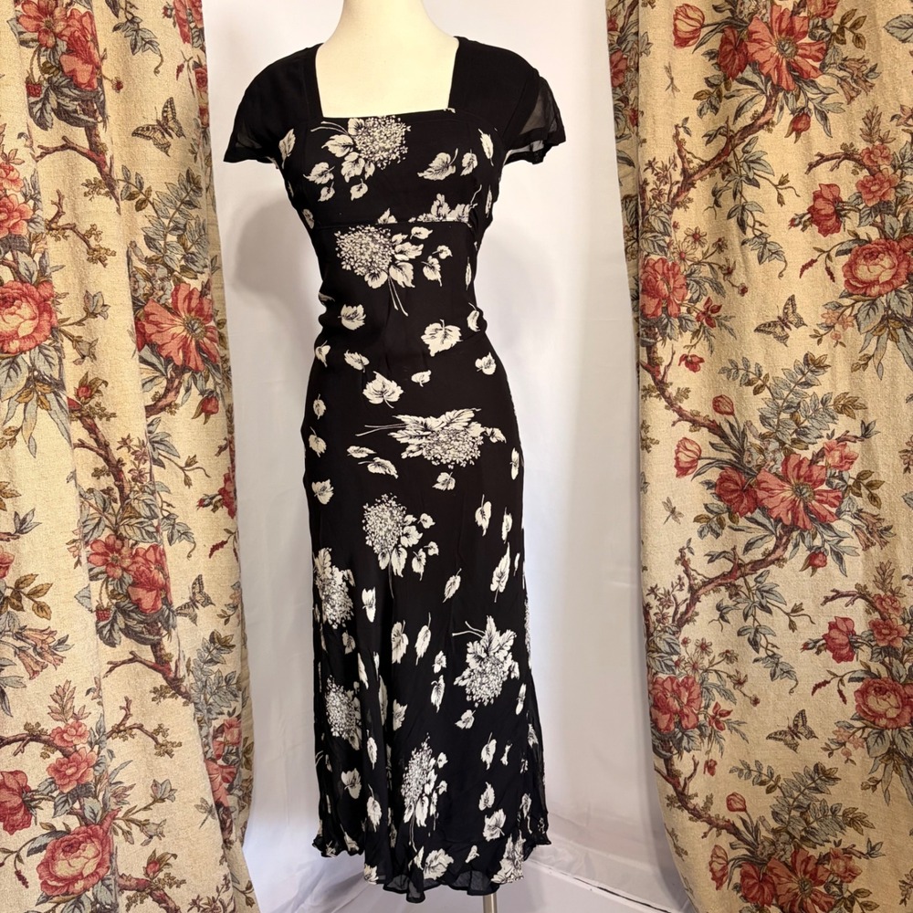 Starina Vintage Black Rayon Maxi dress with white floral leaf print all over